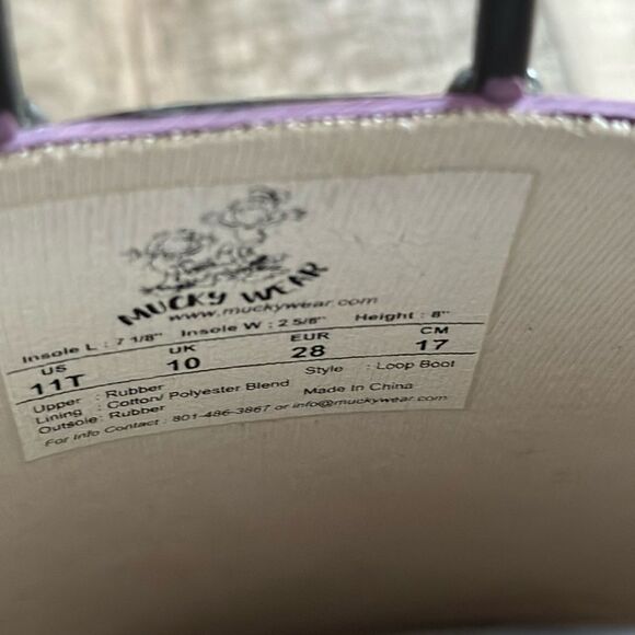 MUCKY WEAR Rain boots- size 11 - Picture 6 of 9